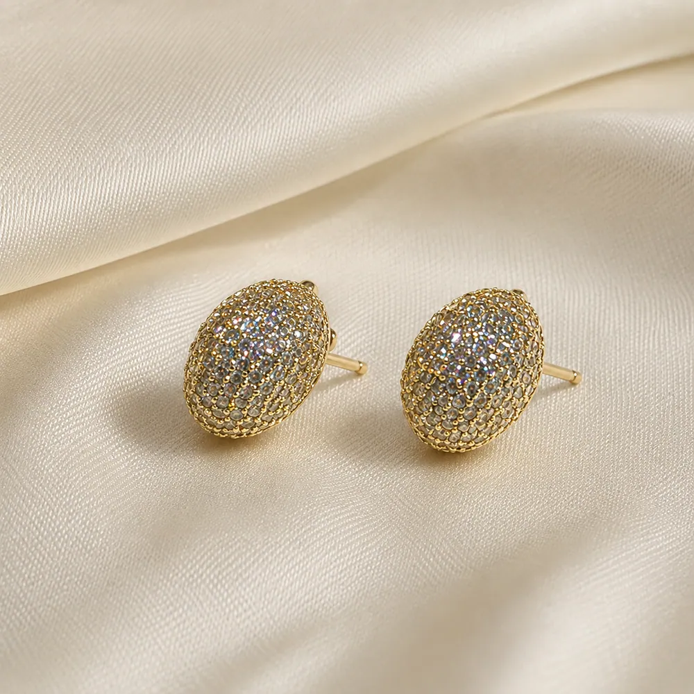 Altın Renk Pave Taşlı Oval Küpe
